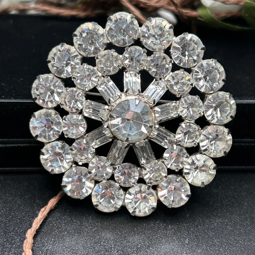 Round Rhinestone Brooch Clear Crystal Starburst Cluster Vintage Wedding Pin‎
